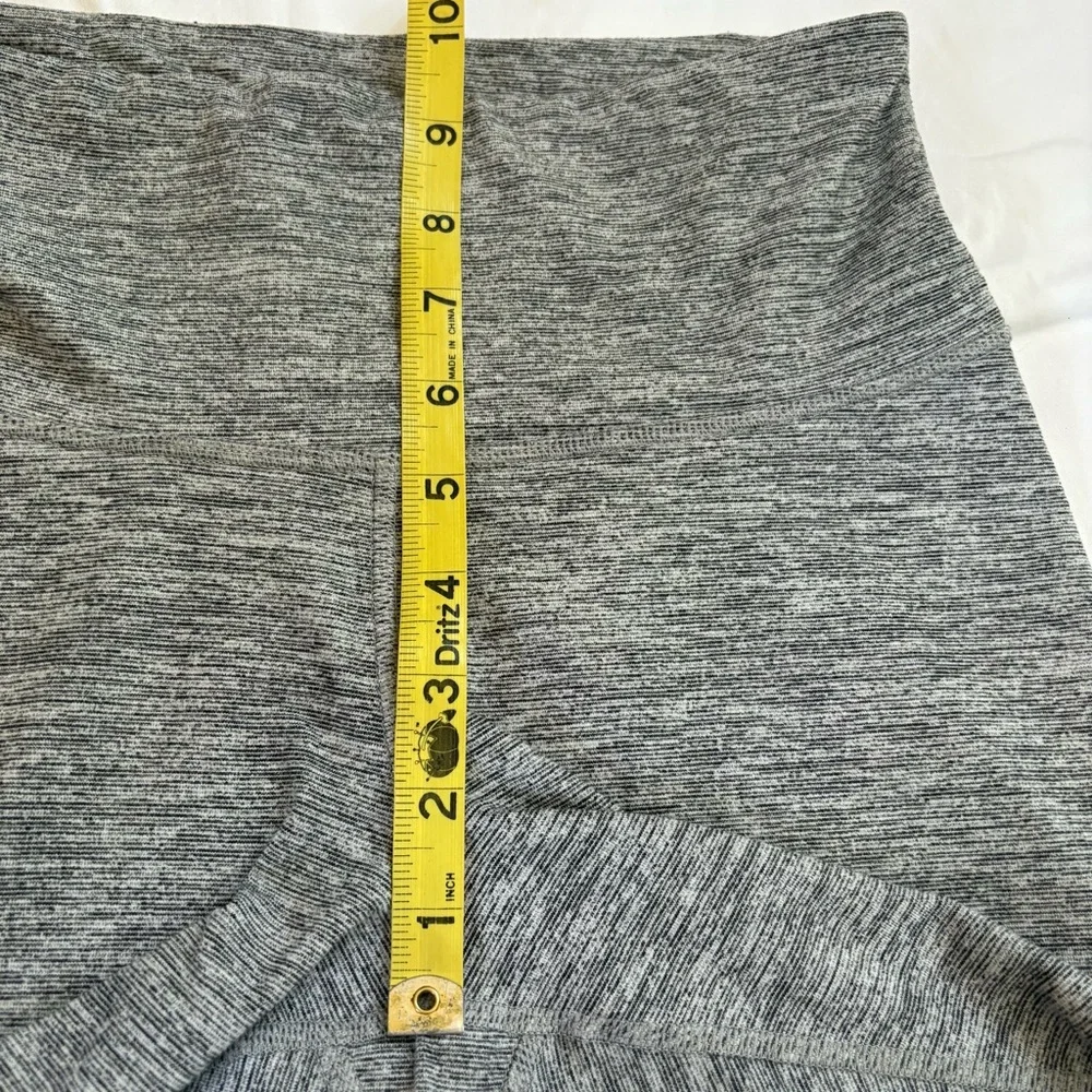 Old Navy Active Womens High-Rise Biker Shorts Gray Small Go Dry